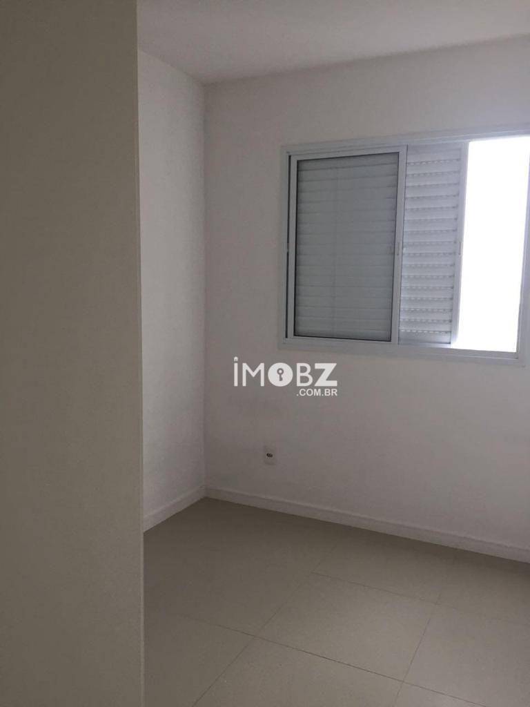 Apartamento à venda com 3 quartos, 67m² - Foto 4