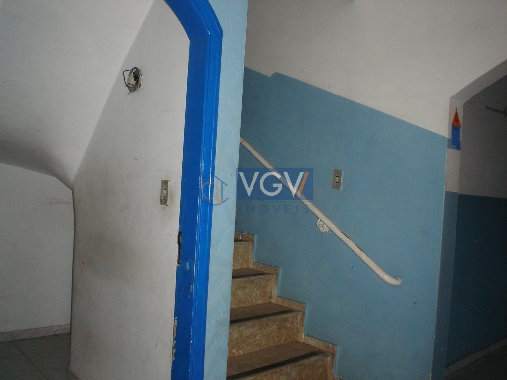 Casa à venda e aluguel com 4 quartos, 300m² - Foto 15