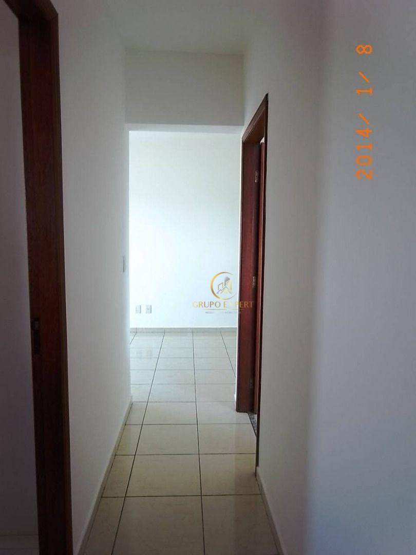 Apartamento para alugar com 2 quartos, 55m² - Foto 9