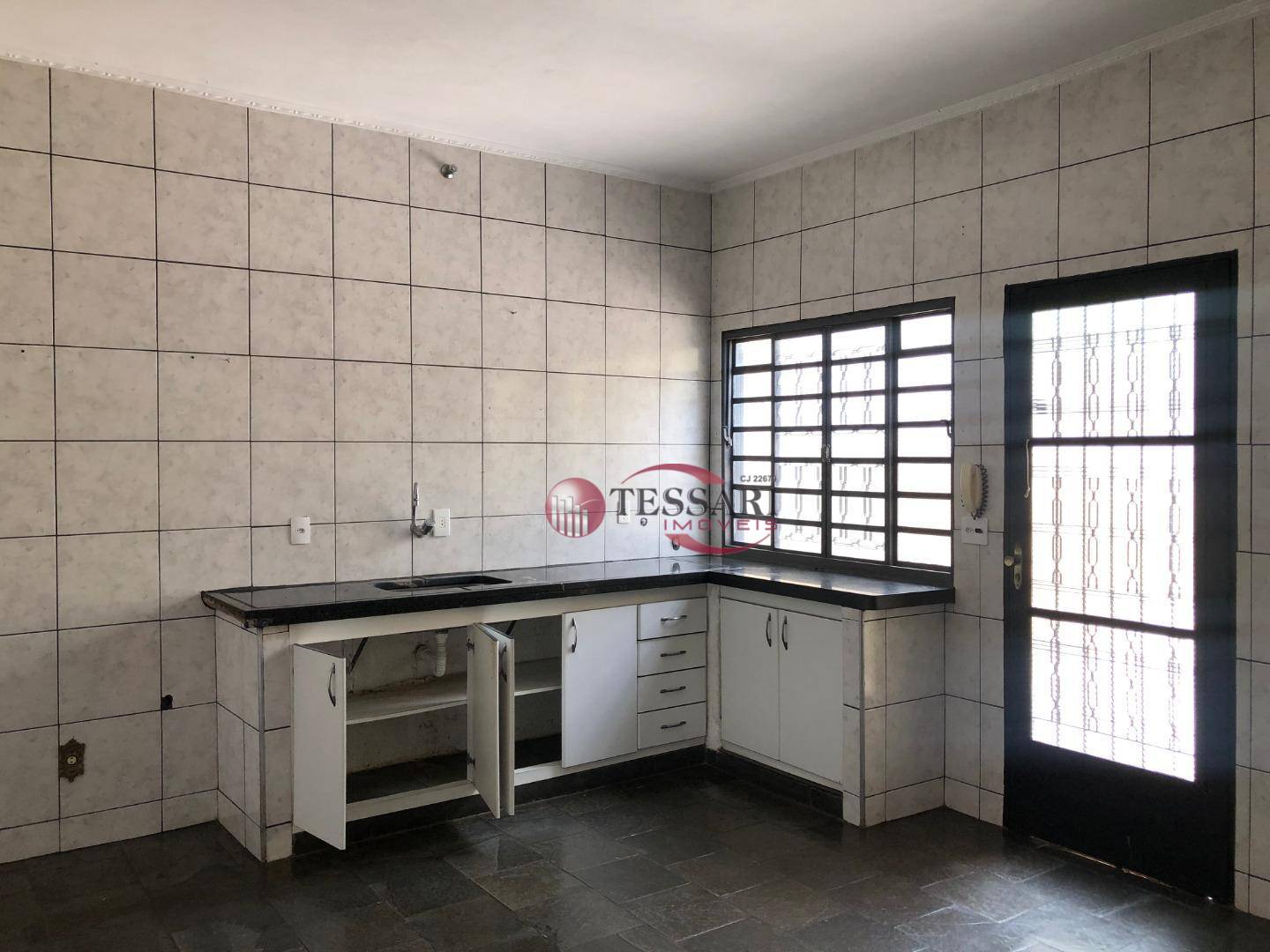 Casa para alugar com 2 quartos, 160m² - Foto 6