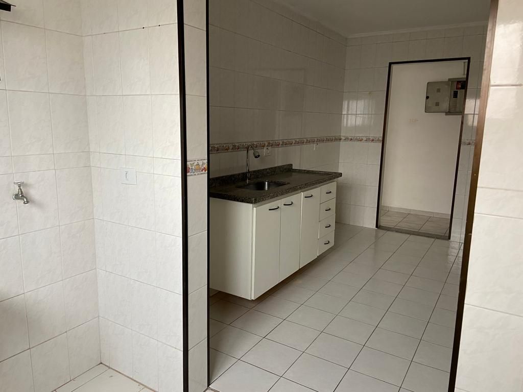 Apartamento à venda com 3 quartos, 102m² - Foto 3