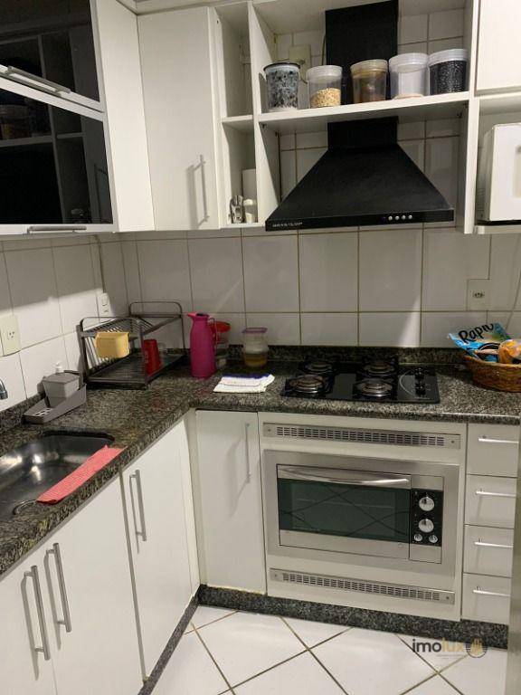 Apartamento à venda com 3 quartos, 90m² - Foto 2