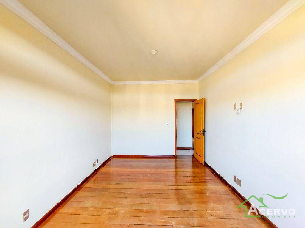 Apartamento à venda com 4 quartos, 203m² - Foto 14