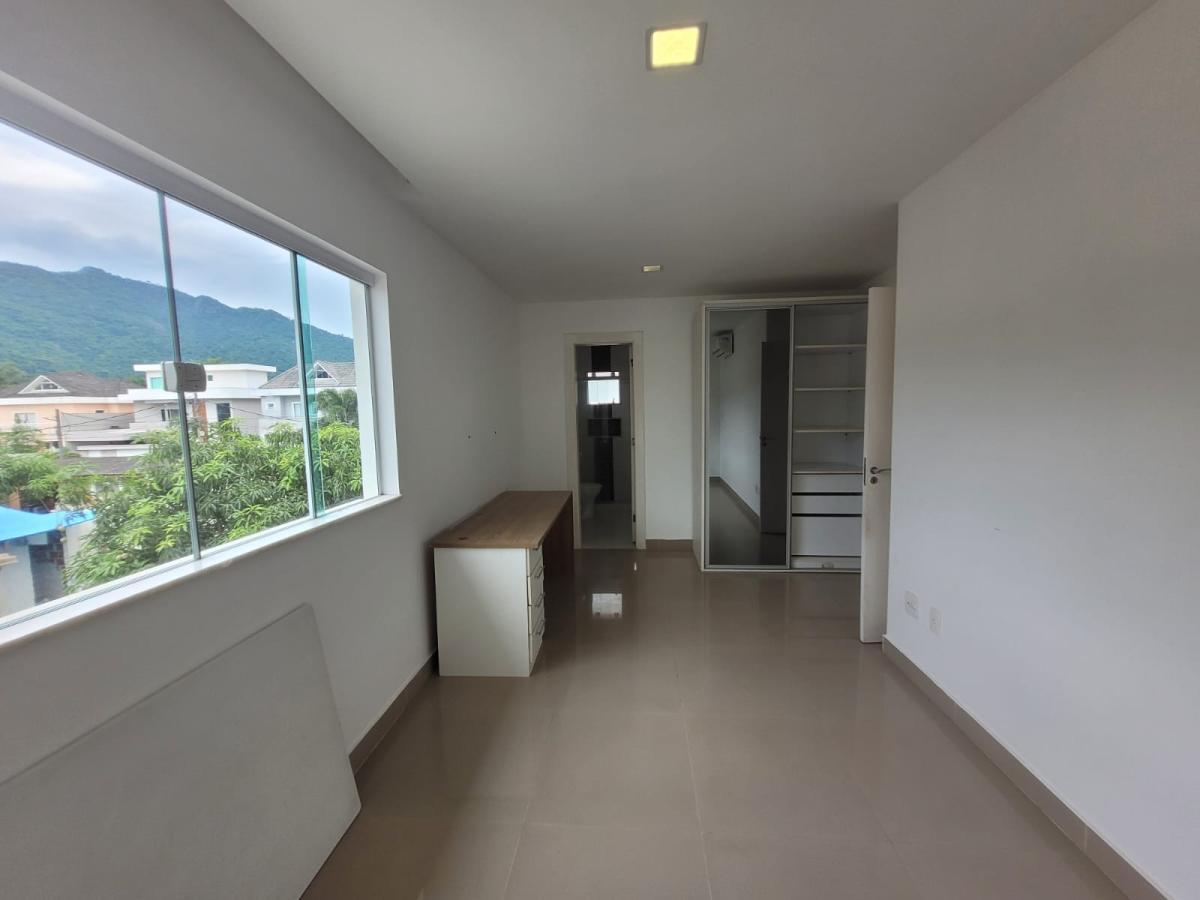 Casa de Condomínio à venda com 4 quartos, 370m² - Foto 24