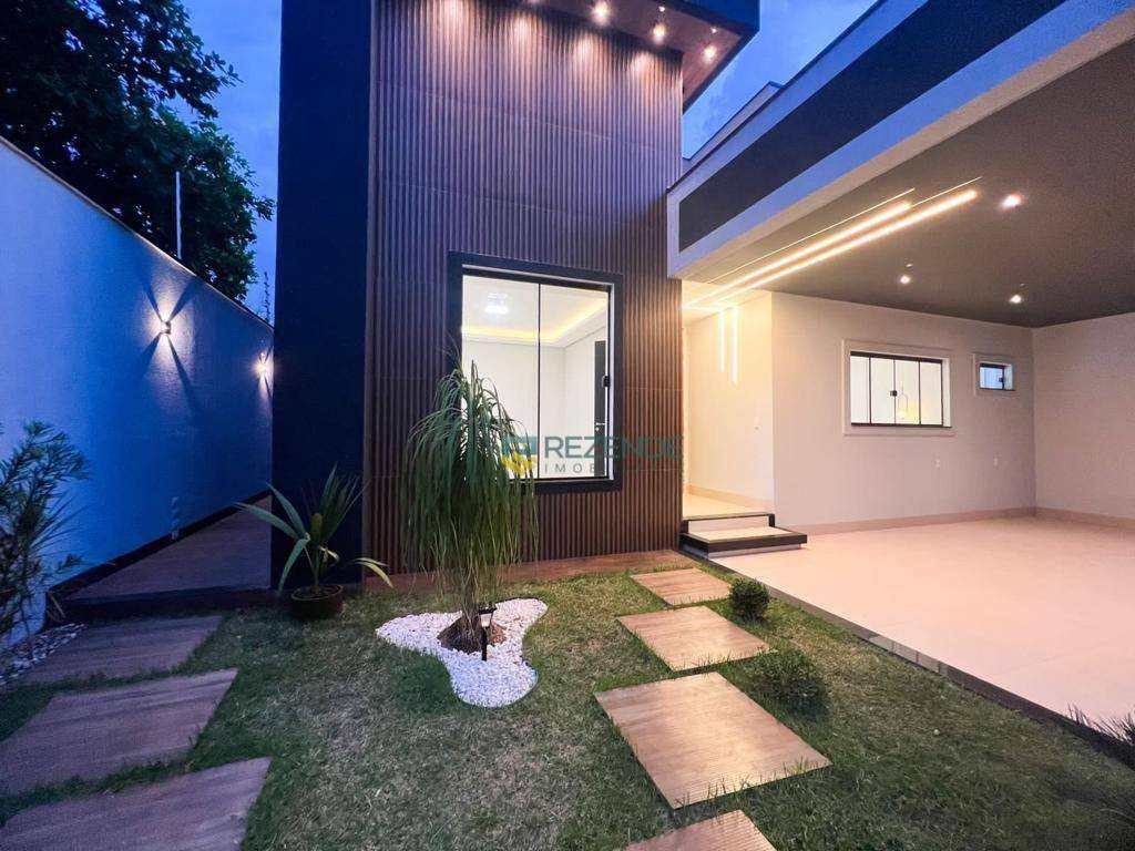 Casa à venda com 5 quartos, 260m² - Foto 1