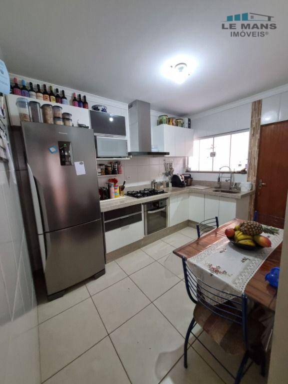 Casa à venda com 2 quartos, 95m² - Foto 8