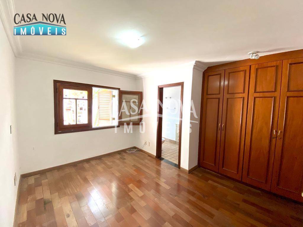 Casa de Condomínio para alugar com 3 quartos, 300m² - Foto 13