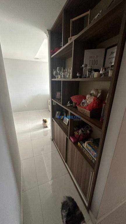 Apartamento à venda com 3 quartos, 77m² - Foto 18