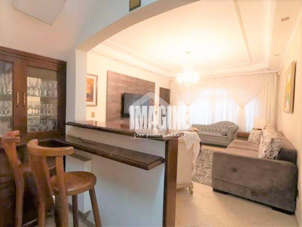 Sobrado à venda com 4 quartos, 250m² - Foto 2