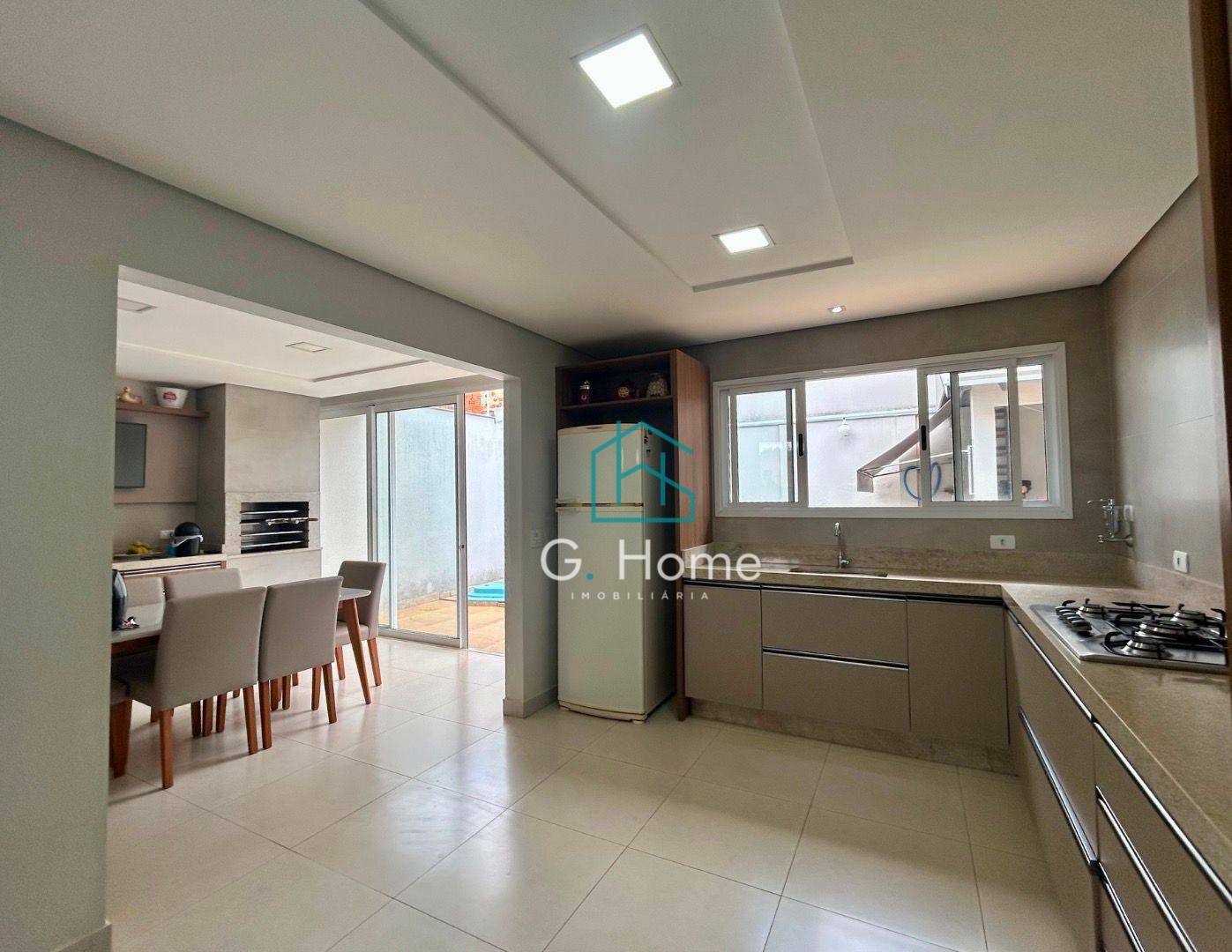 Casa à venda com 3 quartos, 202m² - Foto 14