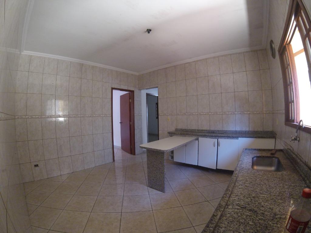 Casa à venda com 2 quartos, 300m² - Foto 15