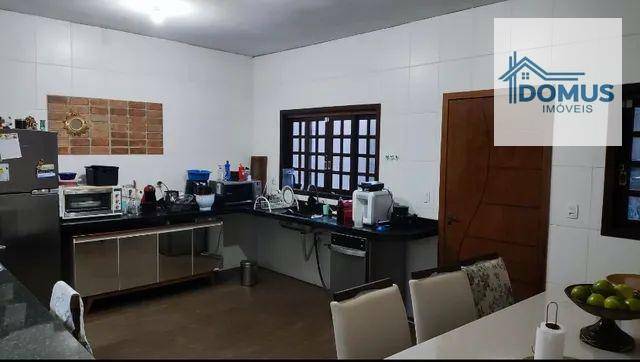 Sobrado à venda com 3 quartos, 180m² - Foto 4