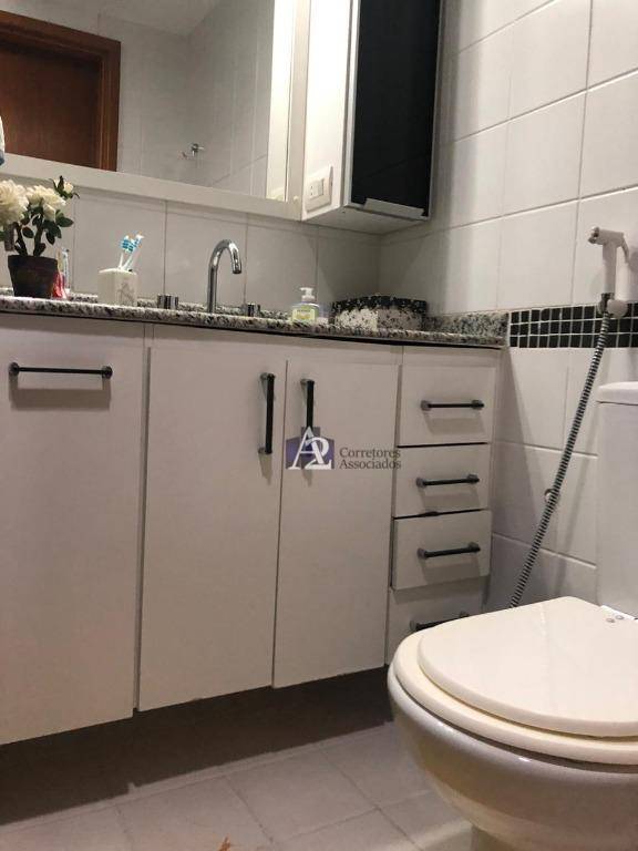 Apartamento à venda com 2 quartos, 67m² - Foto 12