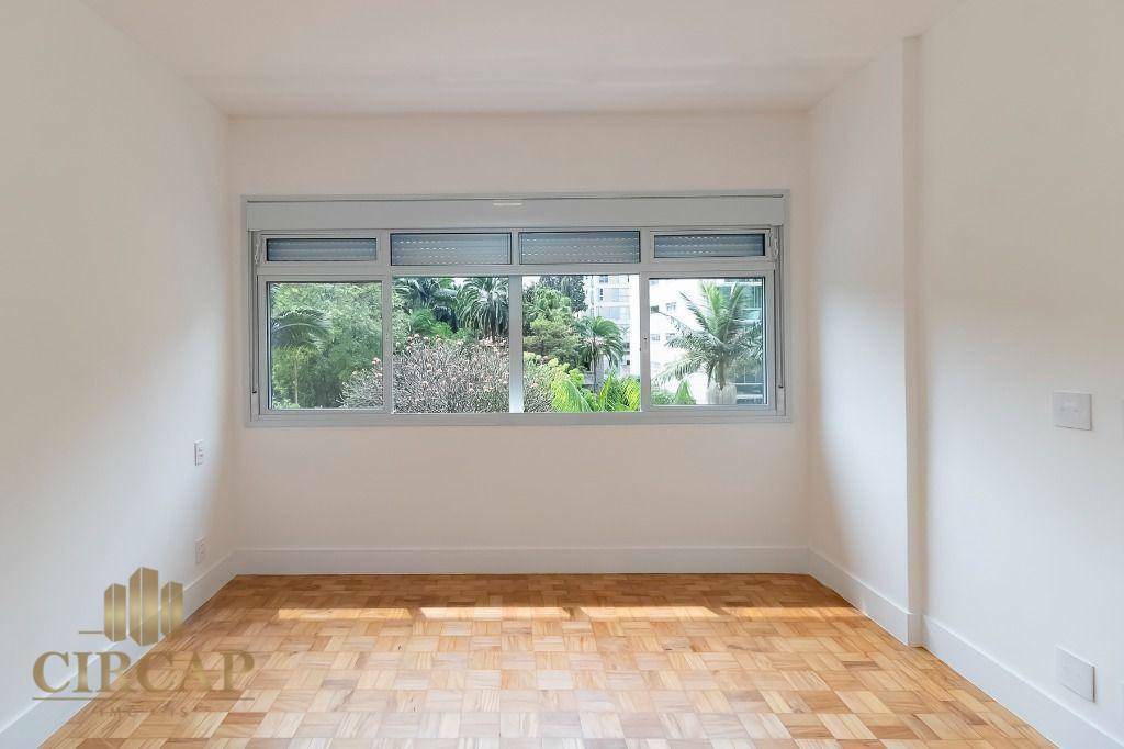 Apartamento à venda com 3 quartos, 200m² - Foto 14