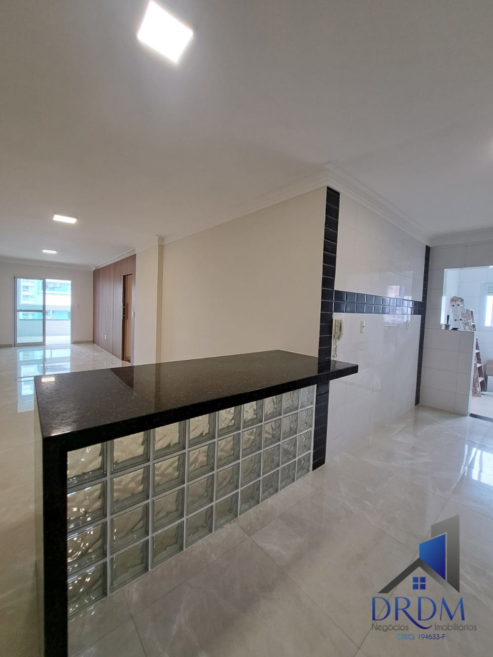 Apartamento à venda com 3 quartos, 120m² - Foto 4