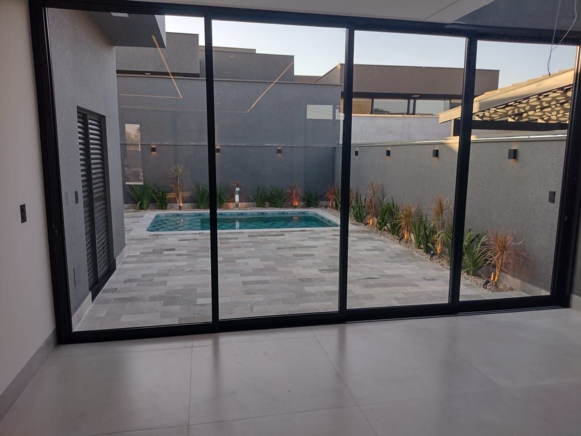 Casa à venda com 3 quartos, 275m² - Foto 4