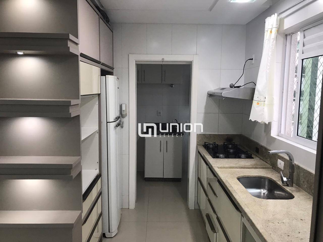 Apartamento à venda com 3 quartos, 121m² - Foto 6