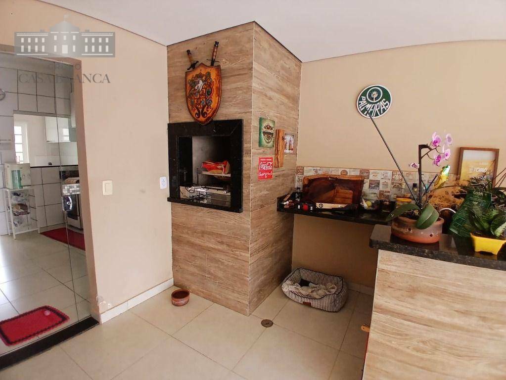 Casa à venda com 3 quartos, 120m² - Foto 2