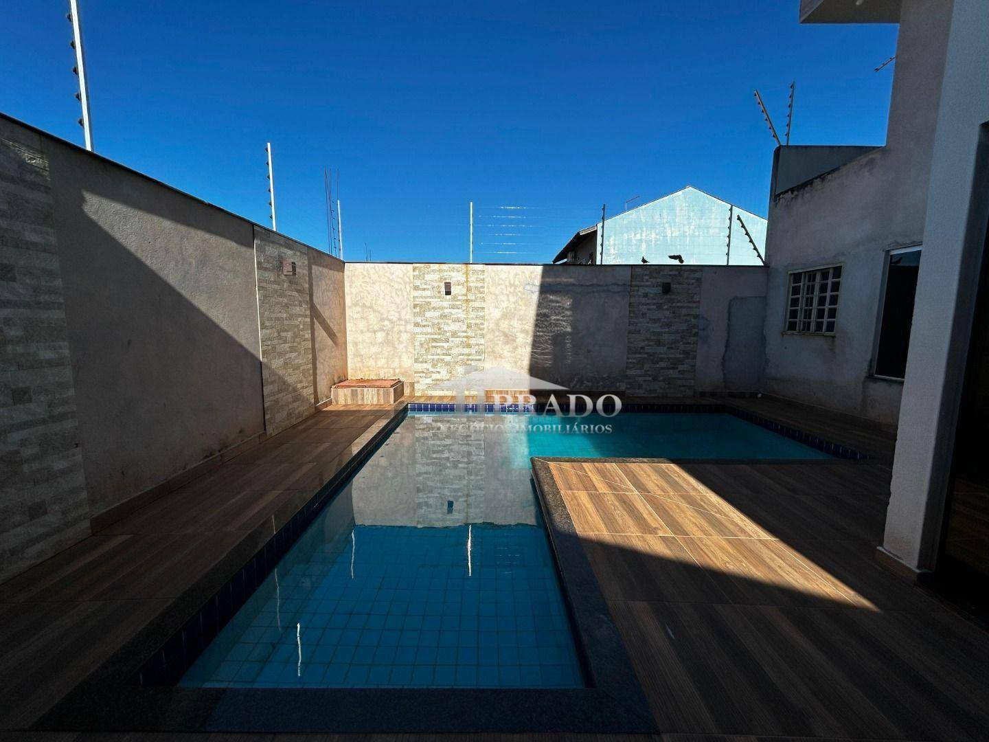 Casa à venda com 3 quartos, 214m² - Foto 5