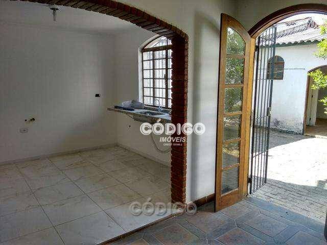 Sobrado à venda com 3 quartos, 200m² - Foto 4