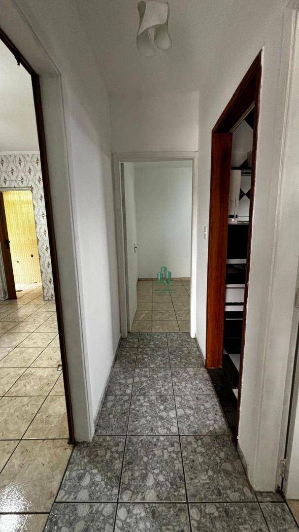 Apartamento para alugar com 2 quartos, 65m² - Foto 13