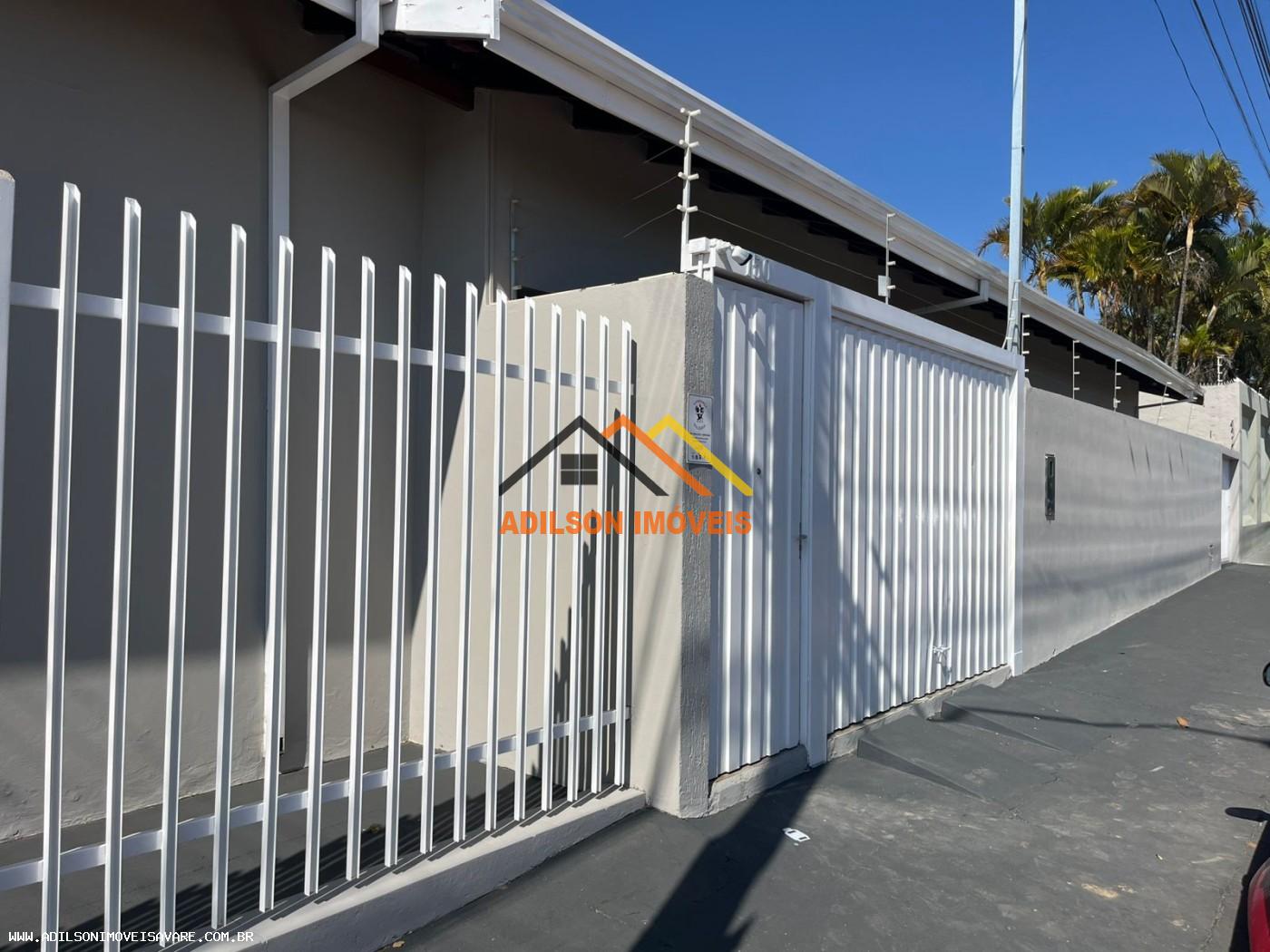 Casa à venda com 3 quartos, 168m² - Foto 2