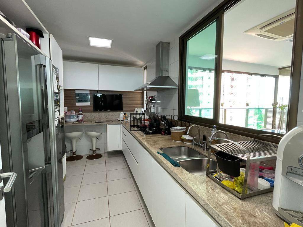 Apartamento à venda com 3 quartos, 180m² - Foto 12