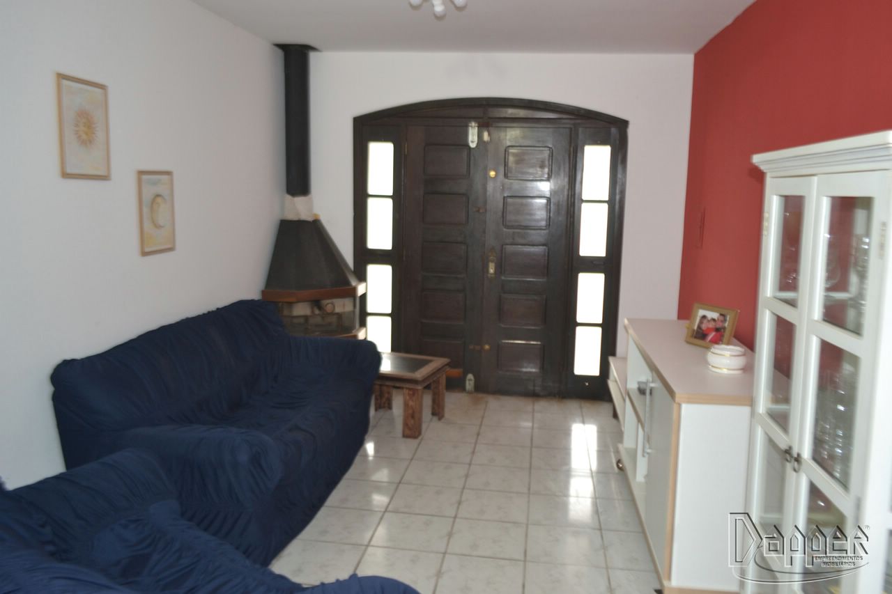 Casa à venda com 3 quartos, 180 - Foto 1