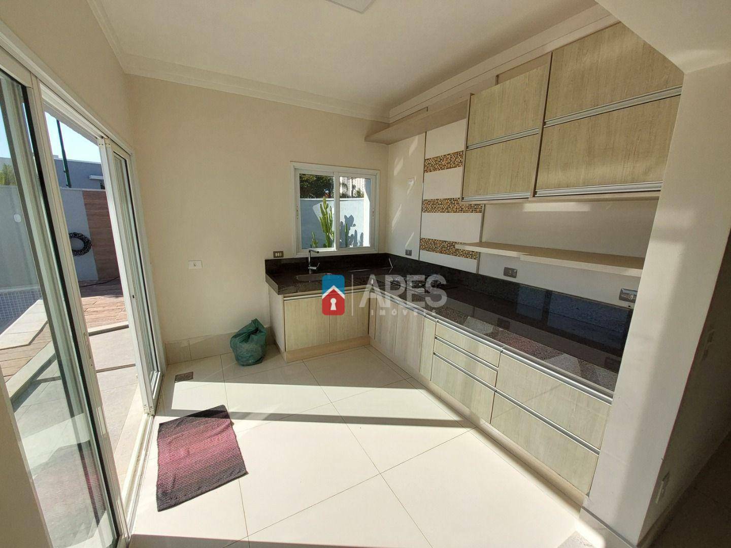 Casa de Condomínio para alugar com 3 quartos, 230m² - Foto 13