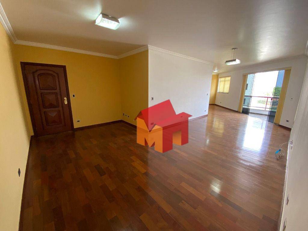 Apartamento à venda com 3 quartos, 160m² - Foto 2