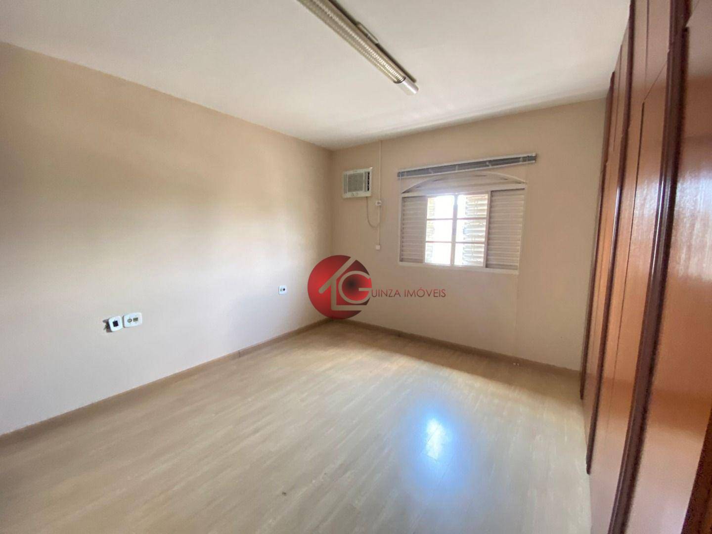 Casa à venda com 3 quartos, 230m² - Foto 10