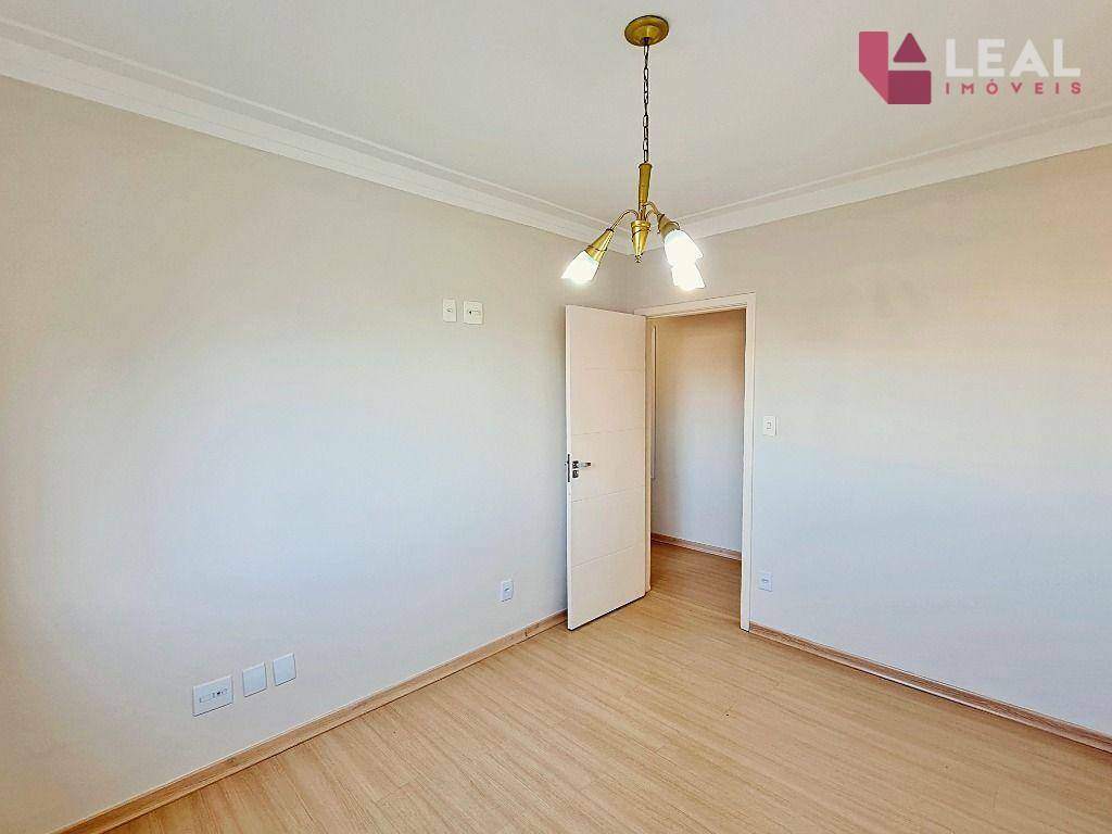 Apartamento para alugar com 3 quartos, 136m² - Foto 27