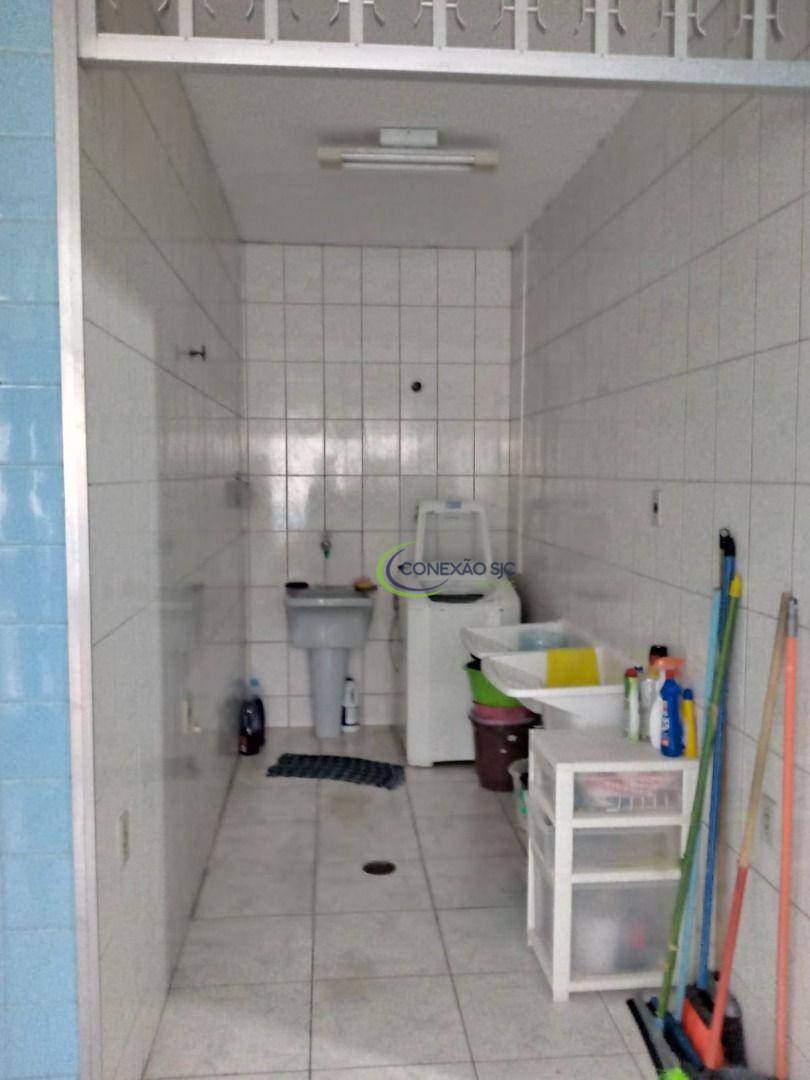 Casa à venda com 3 quartos, 450m² - Foto 15