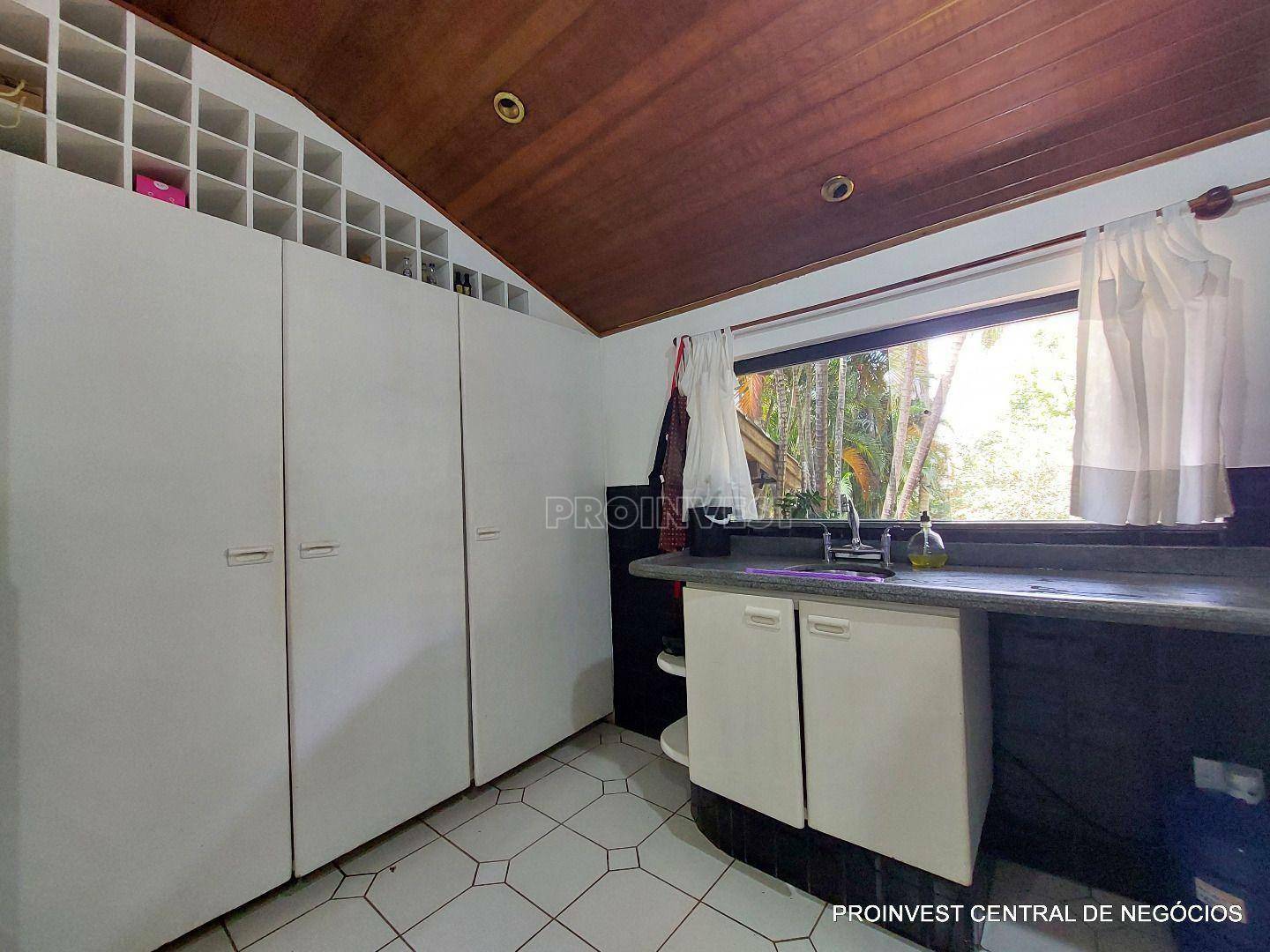 Casa de Condomínio à venda com 4 quartos, 450m² - Foto 17