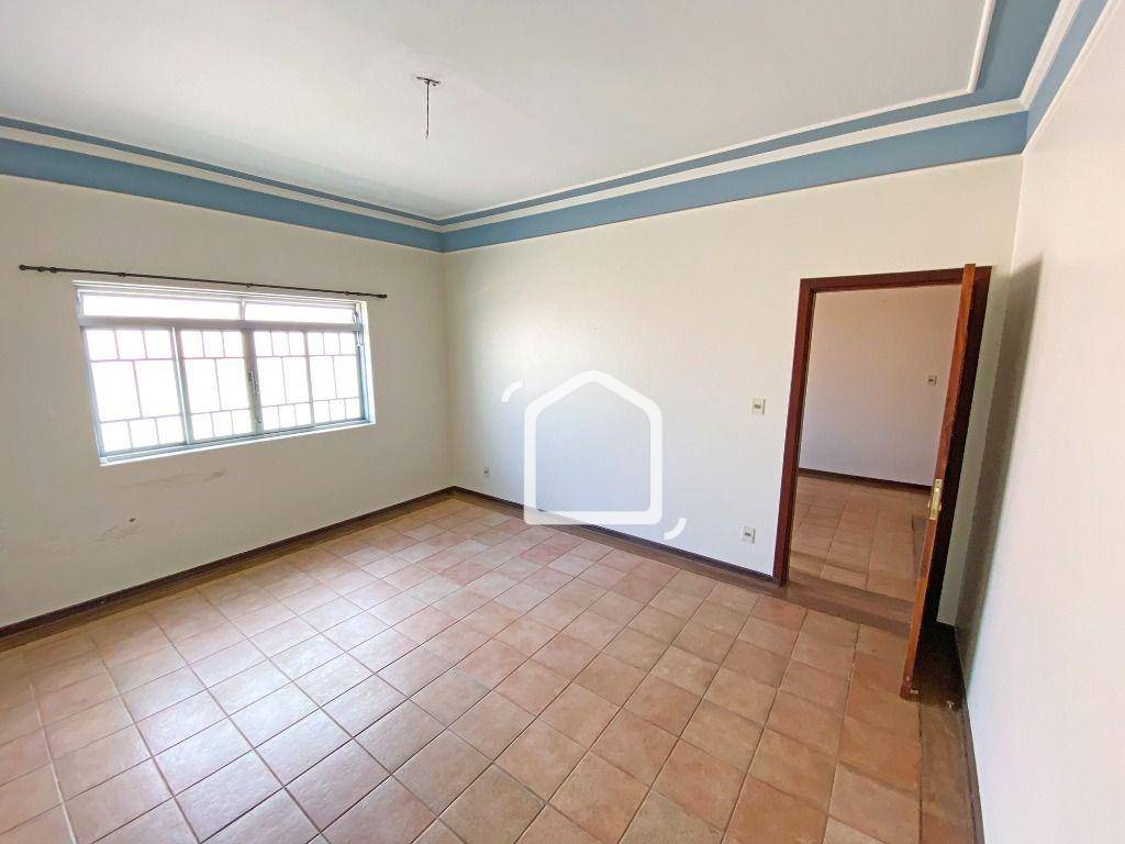 Casa à venda com 3 quartos, 258m² - Foto 22