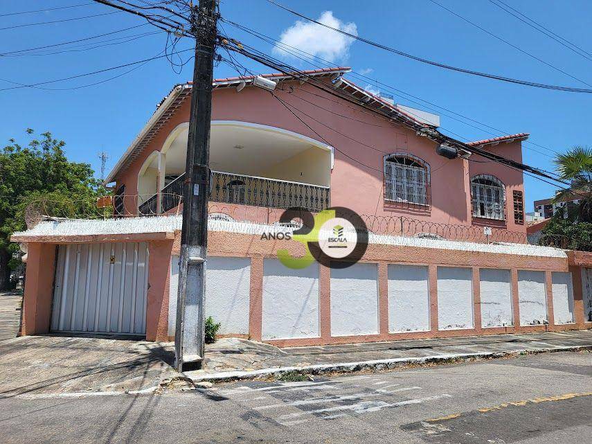 Casa à venda com 4 quartos, 319m² - Foto 2