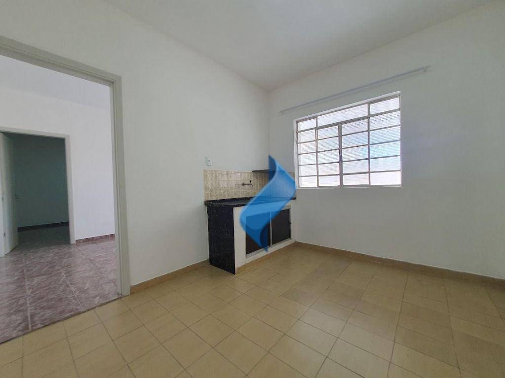 Casa para alugar com 1 quarto, 70m² - Foto 18