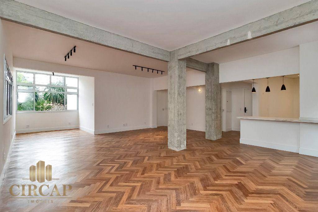 Apartamento à venda com 3 quartos, 200m² - Foto 9