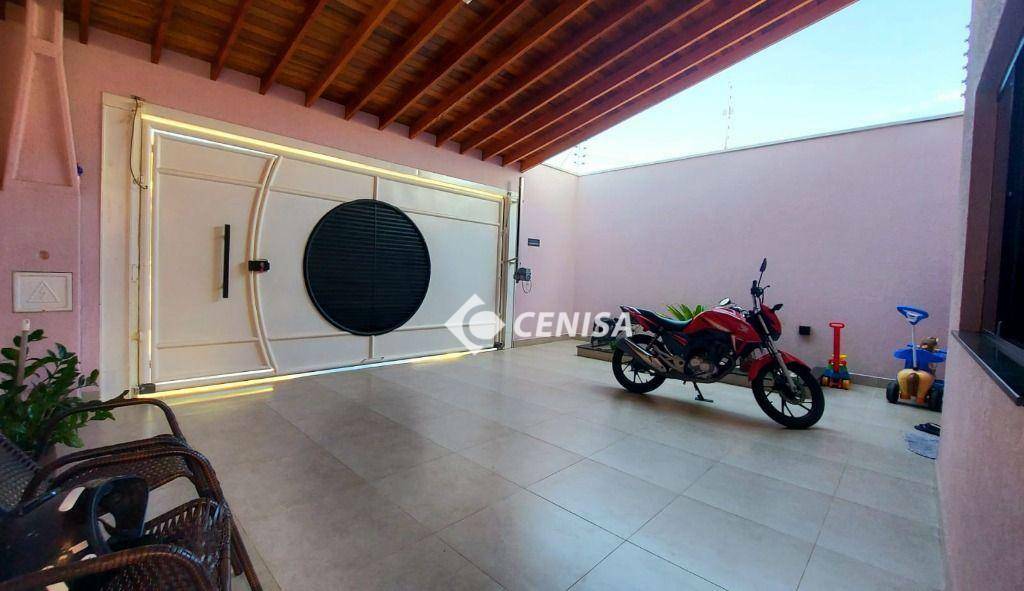 Casa à venda com 3 quartos, 165m² - Foto 2