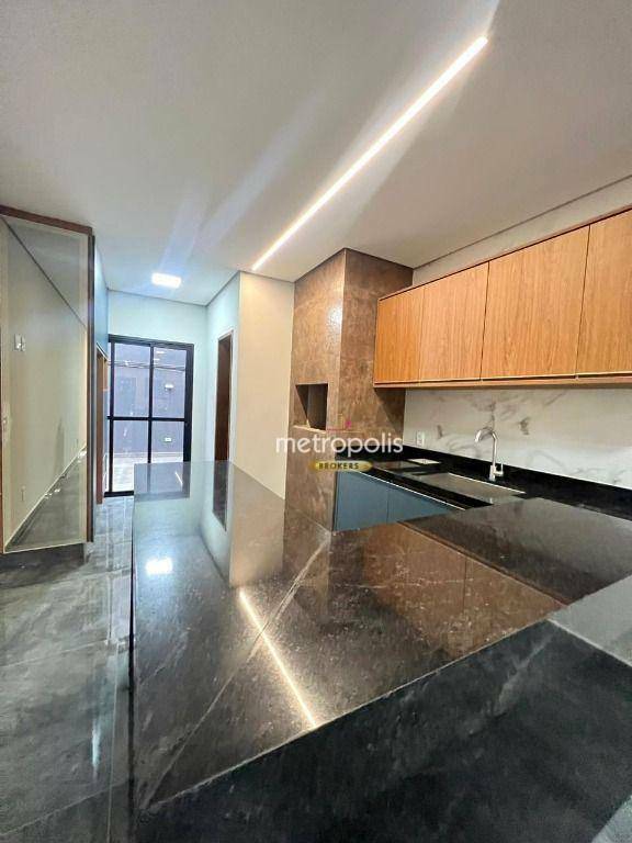 Sobrado à venda com 3 quartos, 150m² - Foto 1