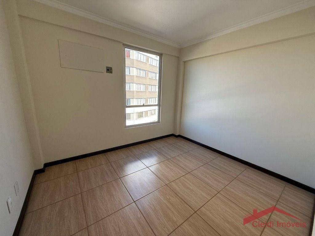 Apartamento para alugar com 3 quartos, 122m² - Foto 20