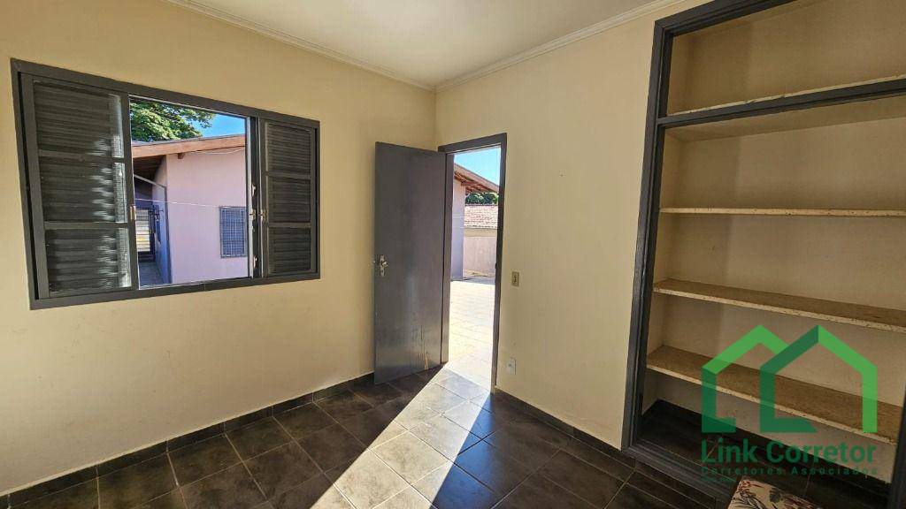 Casa à venda com 3 quartos, 326m² - Foto 32