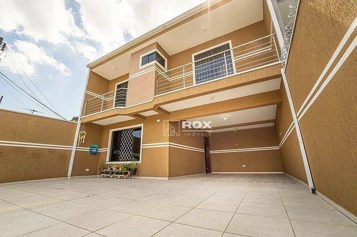 Casa à venda com 3 quartos, 178m² - Foto 1