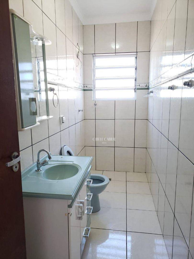 Casa à venda e aluguel com 3 quartos, 200m² - Foto 14