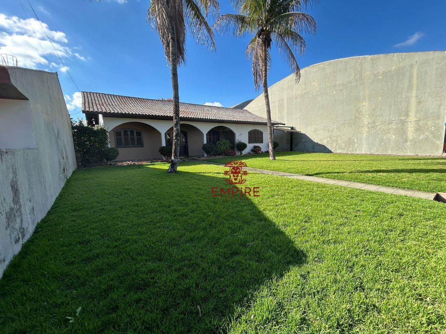 Casa, 4 quartos, 260 m² - Foto 1