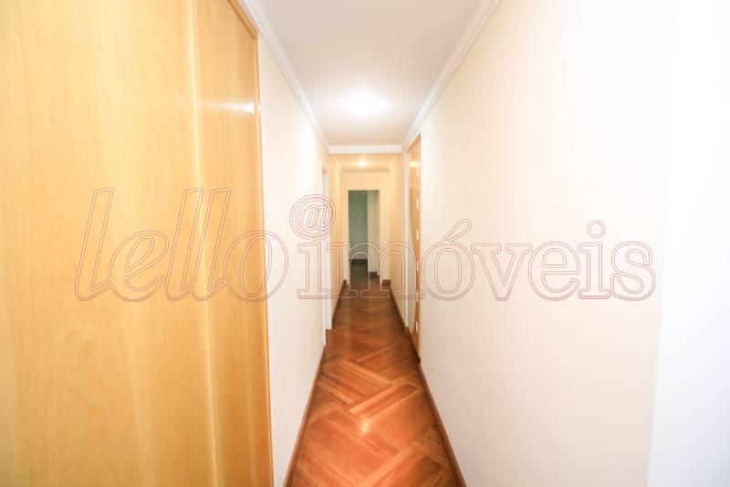 Apartamento para alugar com 4 quartos, 240m² - Foto 10