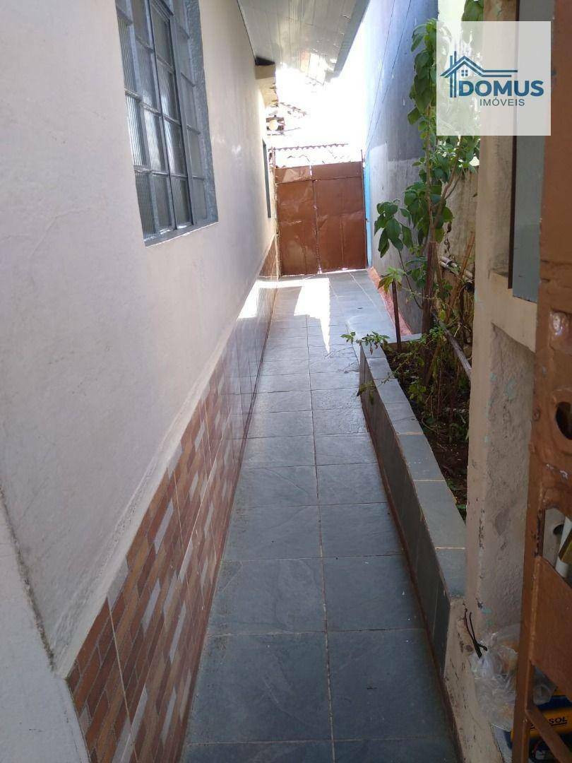 Casa à venda com 4 quartos, 98m² - Foto 5