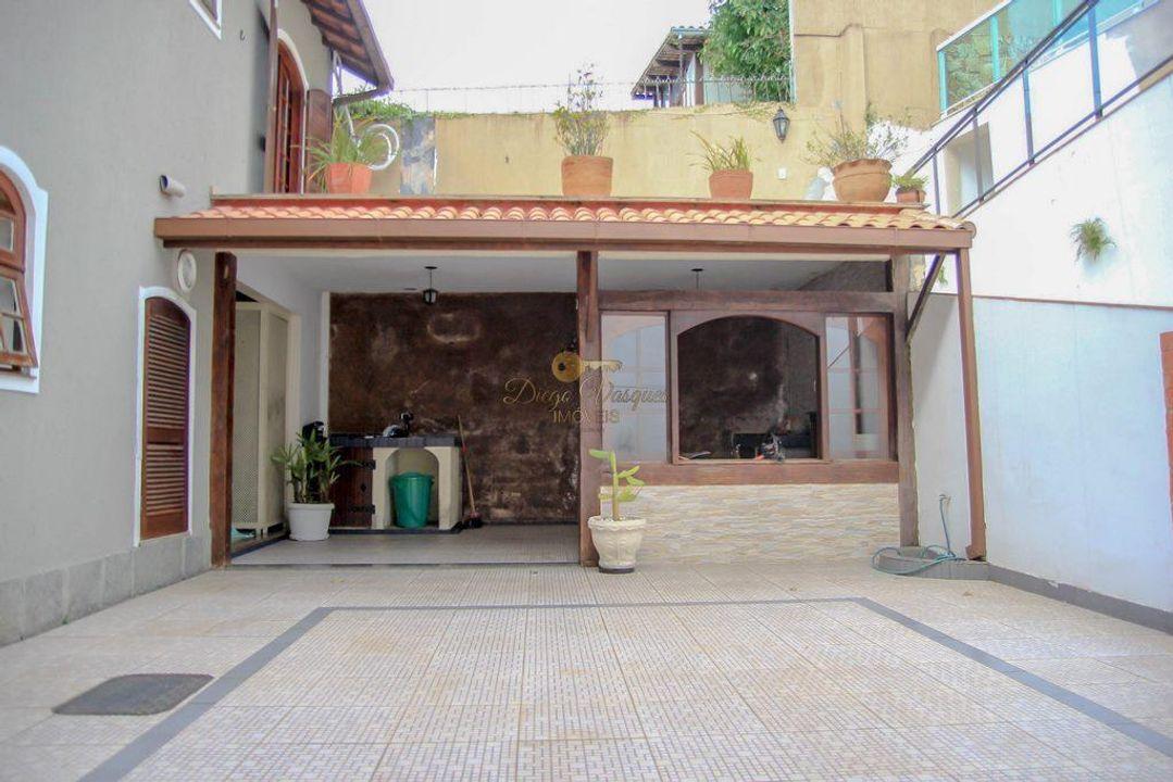 Casa à venda com 3 quartos, 300m² - Foto 31