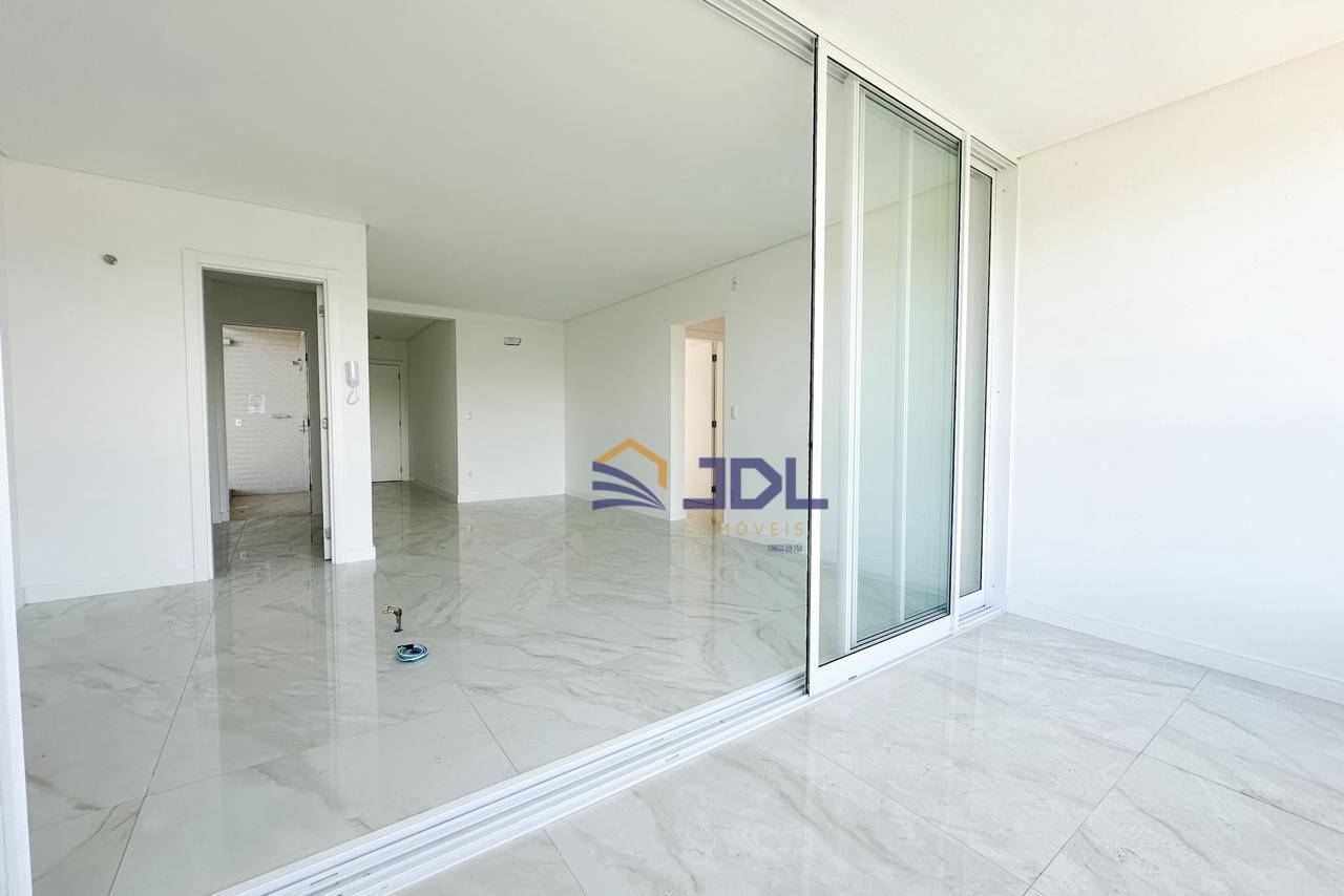 Apartamento à venda com 3 quartos, 107m² - Foto 4