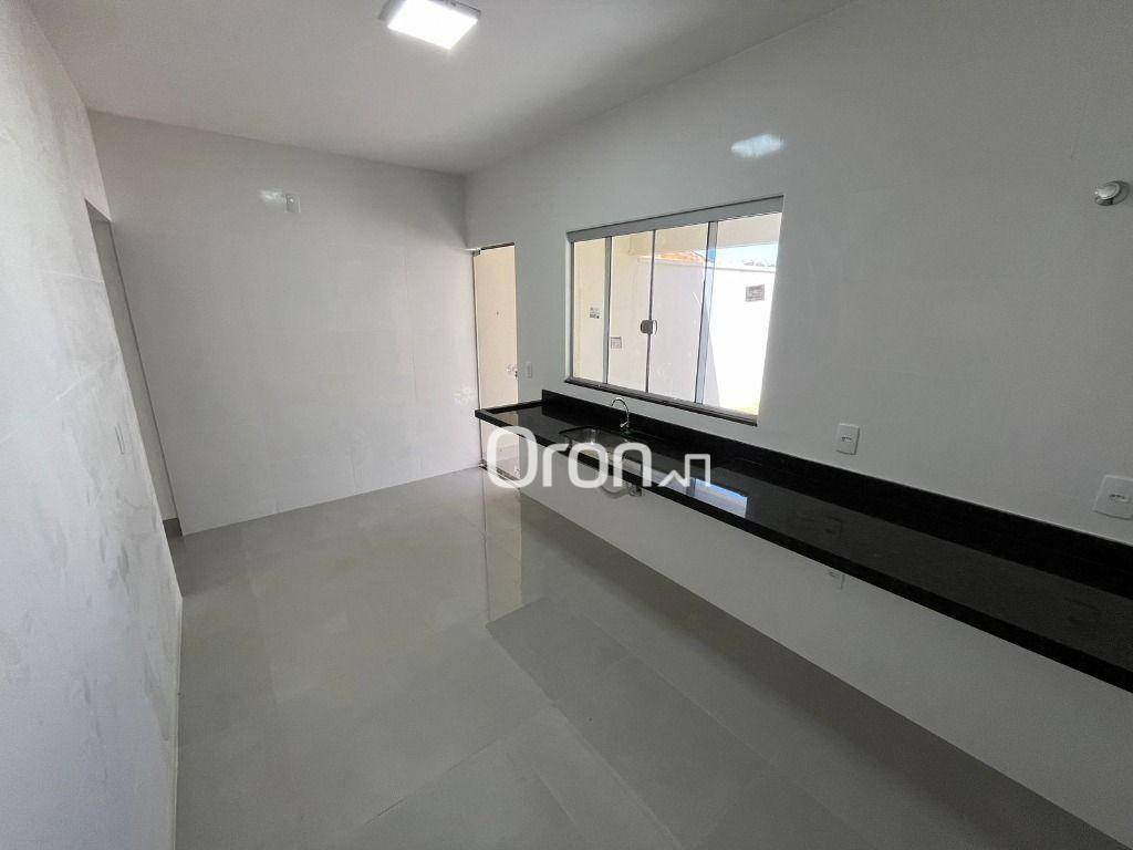 Casa à venda com 3 quartos, 98m² - Foto 4